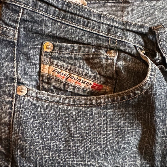 Distressed diesel flare jeans - Picture 5 of 9